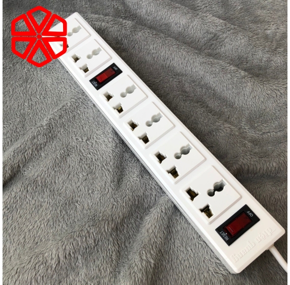 Ổ cắm Điện Quang ĐQ 003A-04 ( 6 lỗ 3 chấu )